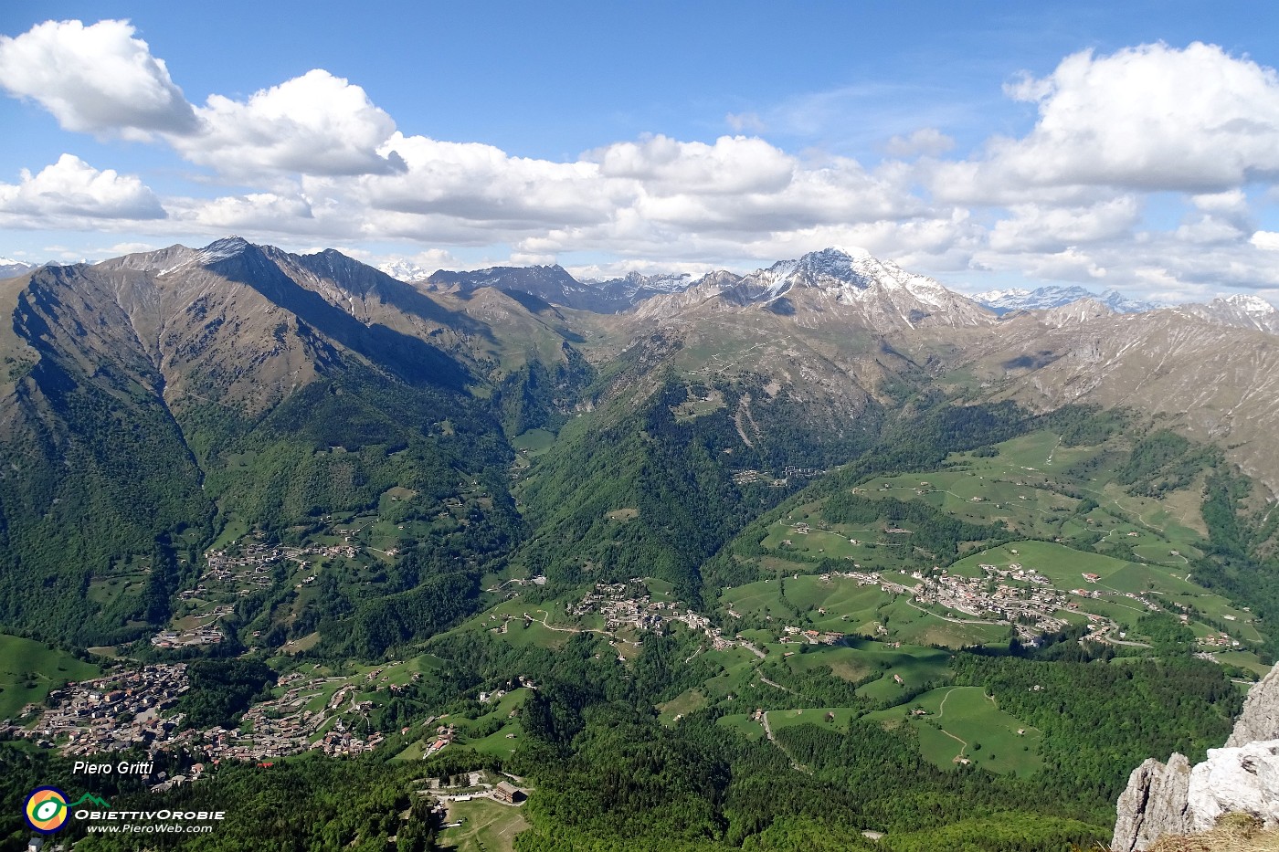 95 Da Cima della Croce vista sulla conca di Oltre il Colle.JPG